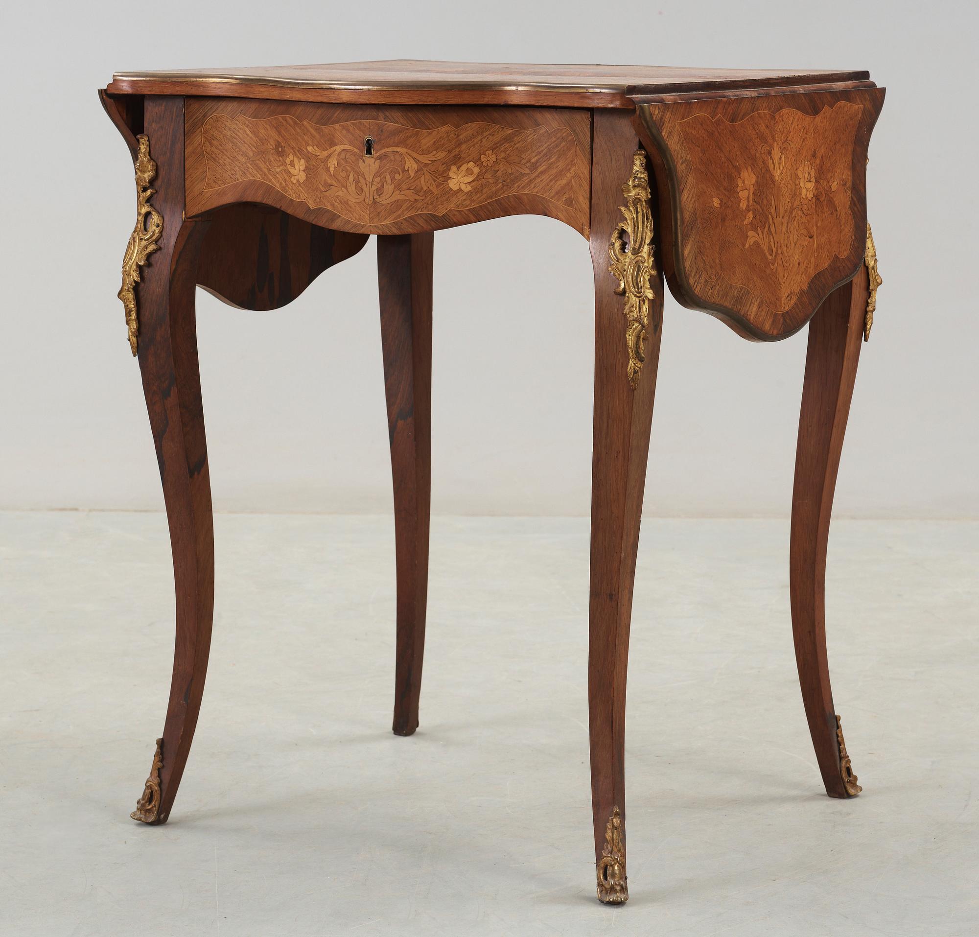 KLAFFBORD, Louis XVI-stil, 1900-talets första hälft.