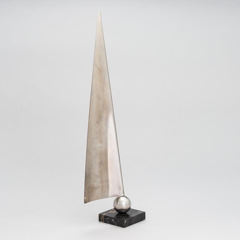 Väinö Lätti, skulptur, rostfritt stål, signerad.