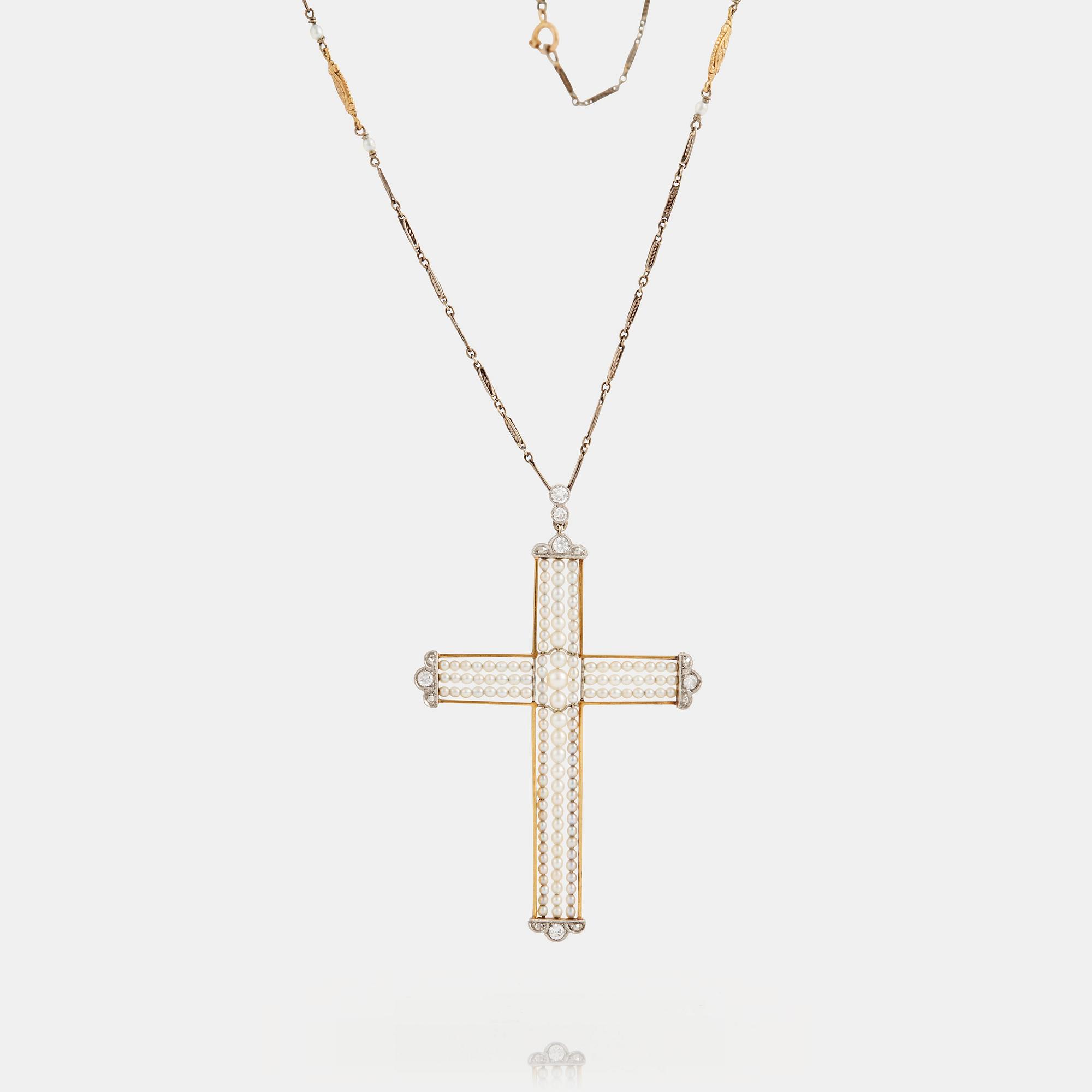 A chain and a pendant set with natural pearls and old-cut diamonds. Possibly early 20th century.