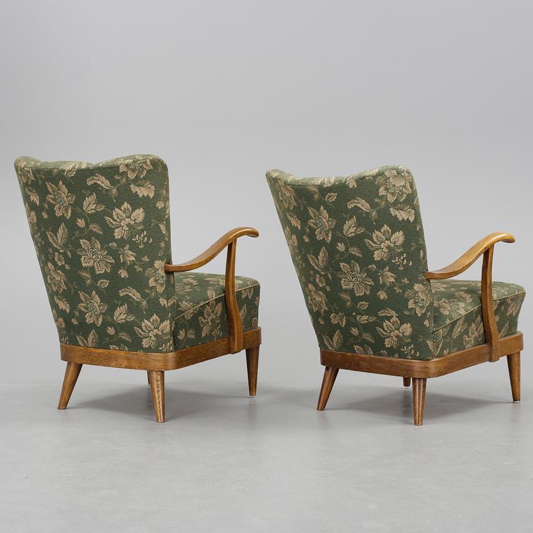 FÅTÖLJER, ett par, 1940/50-tal.