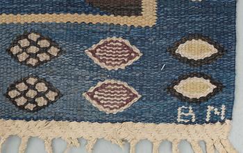 CARPET. "Snäckorna". Gobelängteknik (tapestry weave). 309 x 253 cm. Signed AB MMF BN.