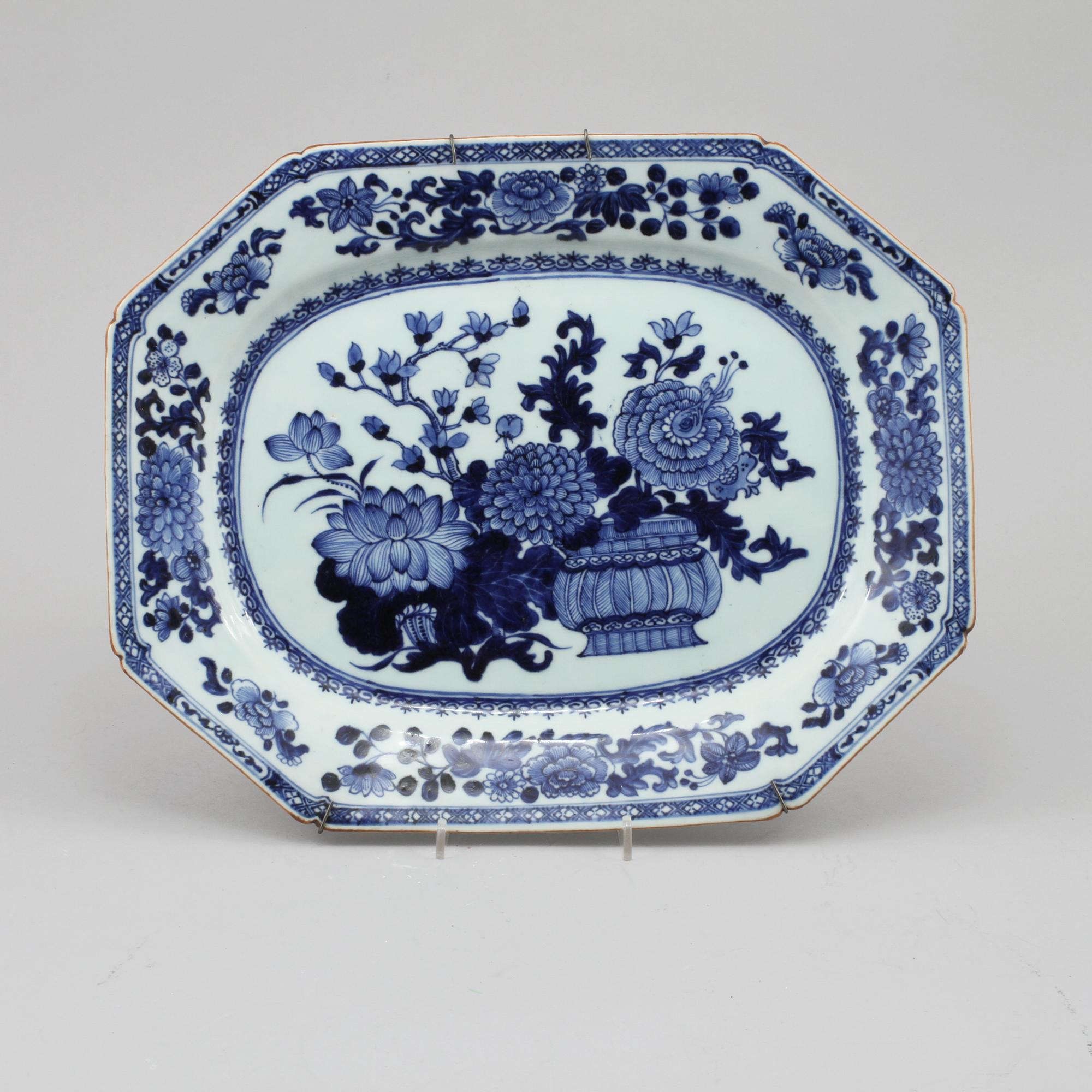 STEKFAT, porslin, Kina, 1700-tal.