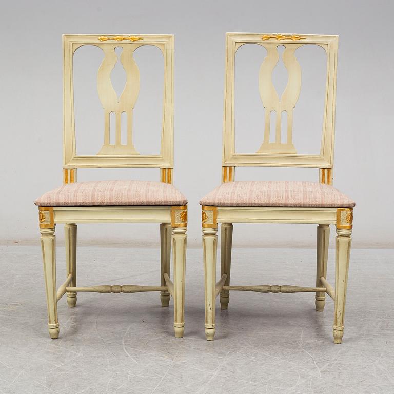 A pair of Swedish Gustavian chairs, ca 1800.