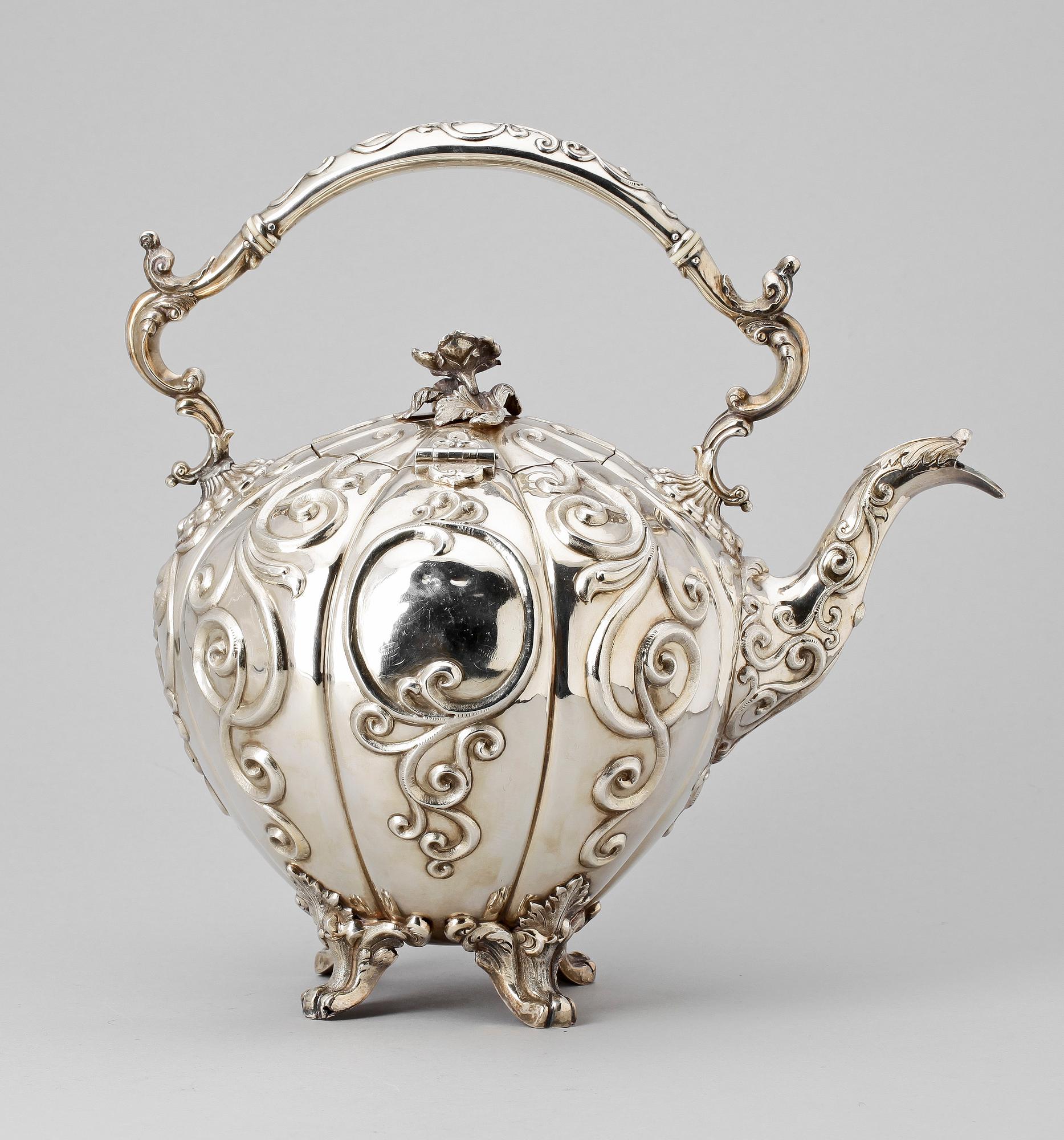 TEKANNA, silver, nyrokoko, Edinburgh 1848-49. Vikt ca1480g.