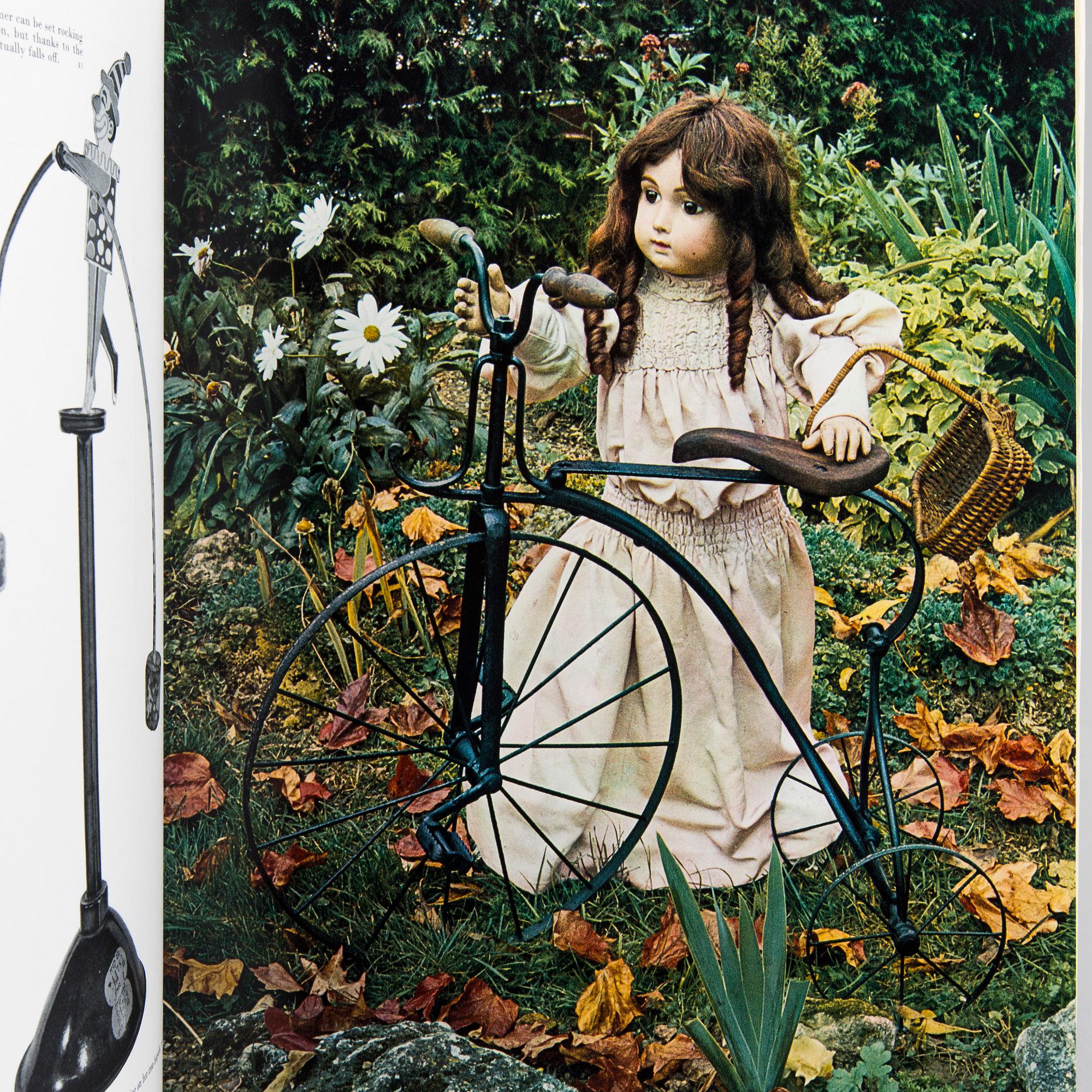 A lot of five toy books including "The Art of the Tin Toy".