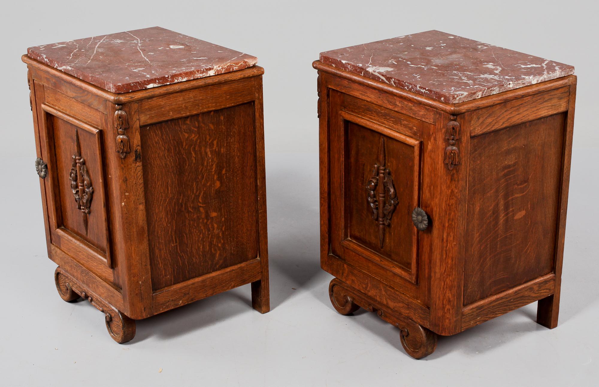 SÄNGBORD, ett par, 1900-talets första hälft.