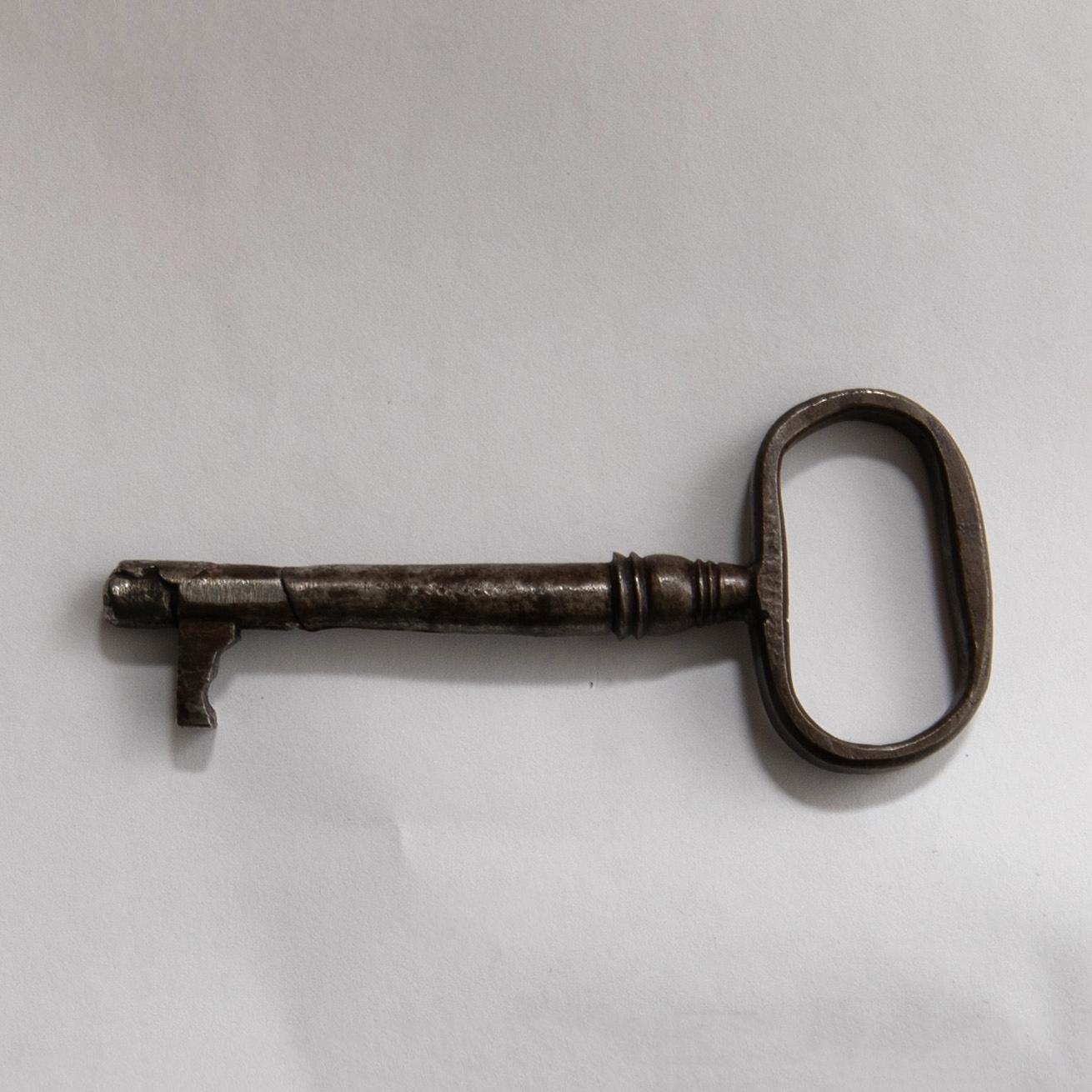 Bureau in the Gustavian style, 19th century.