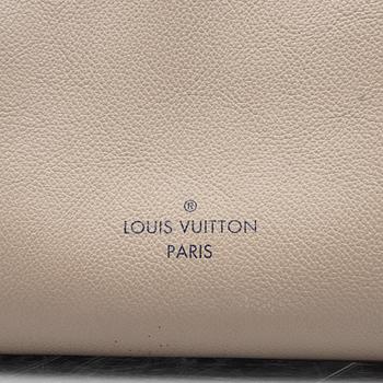 Louis Vuitton, "On My Side MM", 2020.