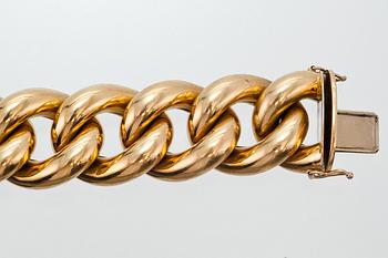 A GOLDEN BRACELET.