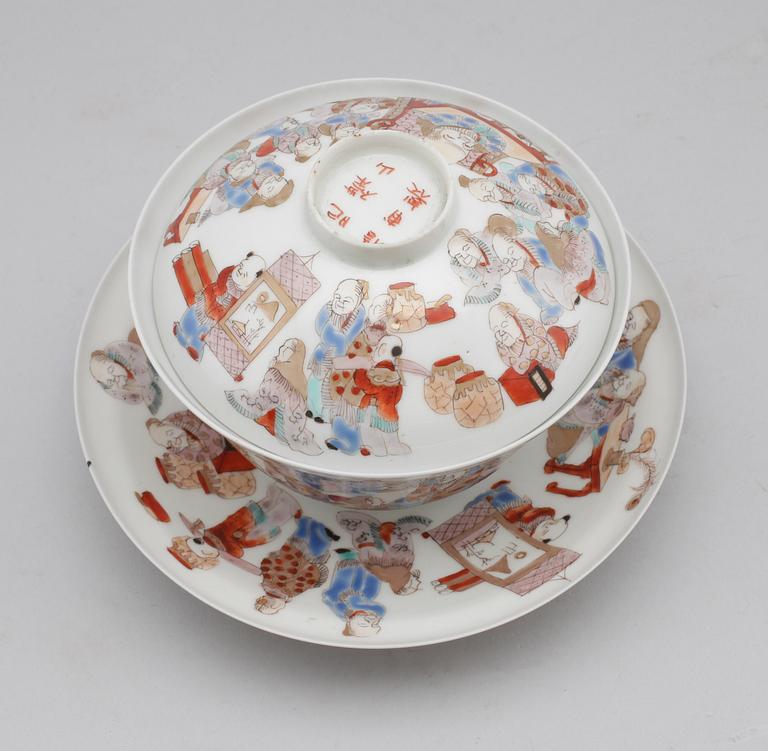 SKÅL MED LOCK OCH FAT, äggskalsporslin, Kina, 1900-tal.