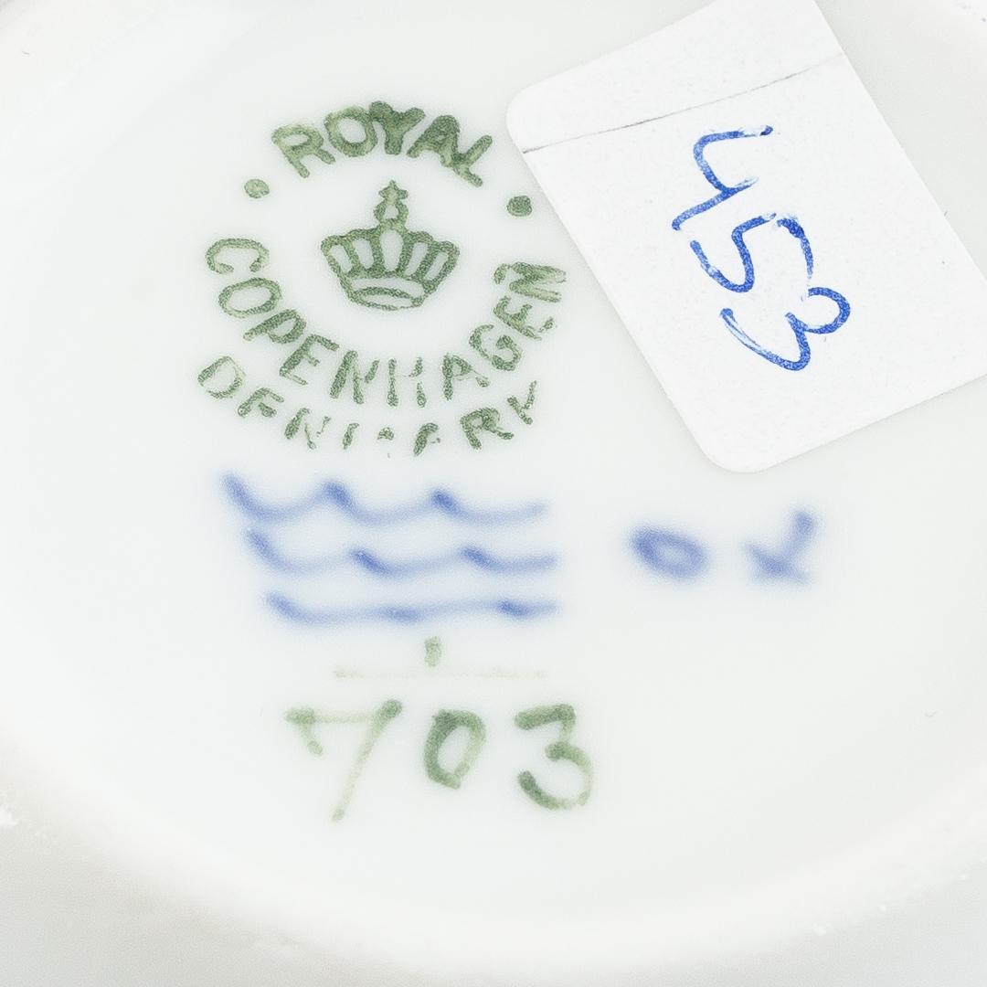Tekopp med fat, porslin, Royal Copenhagen, "Musselmalet halvblond", modell 703, post 1923.