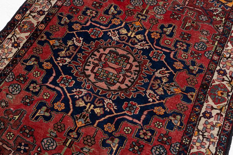 Carpet, Hamadan, approx. 188 x 128 cm.