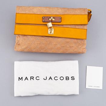 MARC JACOBS, clutch.