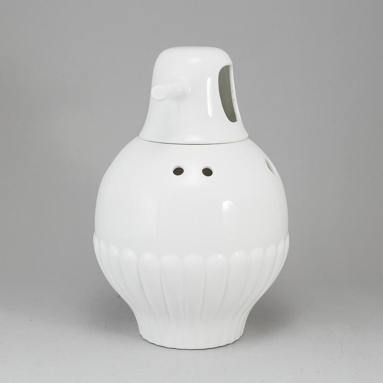 JAMIE HAYON, a ceramic 'Showtime' vase, for BD Barcelona.