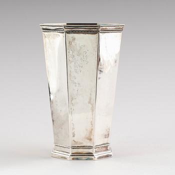 VAS, silver, GAB, Stockholm 1943. Vikt ca 746 gram.