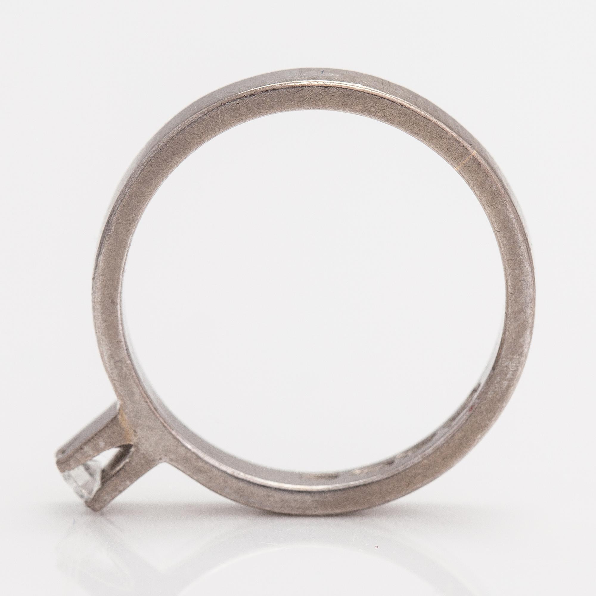 Ring, 18K vitguld, diamant ca 0.10 ct.