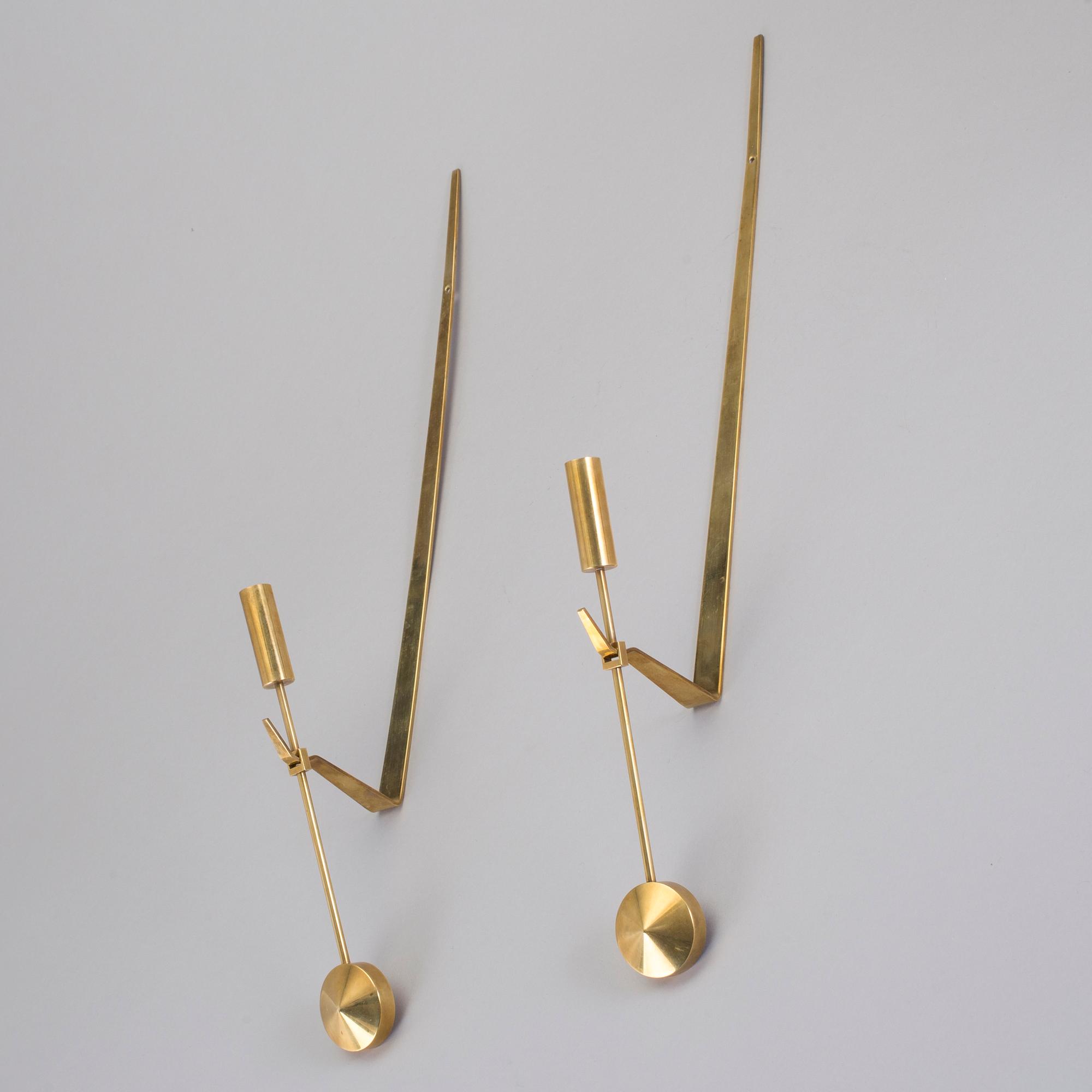 VÄGGLAMPETTER, 2 stycken, mässing, "Pendeln", Pierre Forsell, Skultuna, 1900-talets fjärde kvartal.