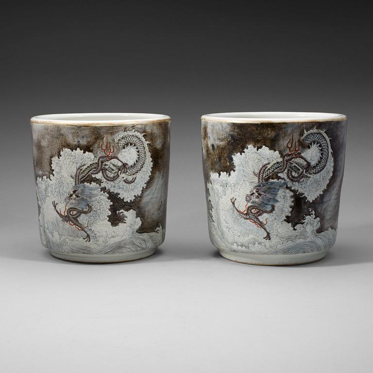 A pair of Chinese enamelled porcelain flower/scroll pots, first half of 20th Century.