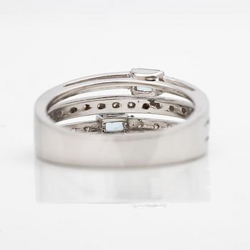 Ring, 18K white gold with aquamarines and brilliant-cut diamonds.
