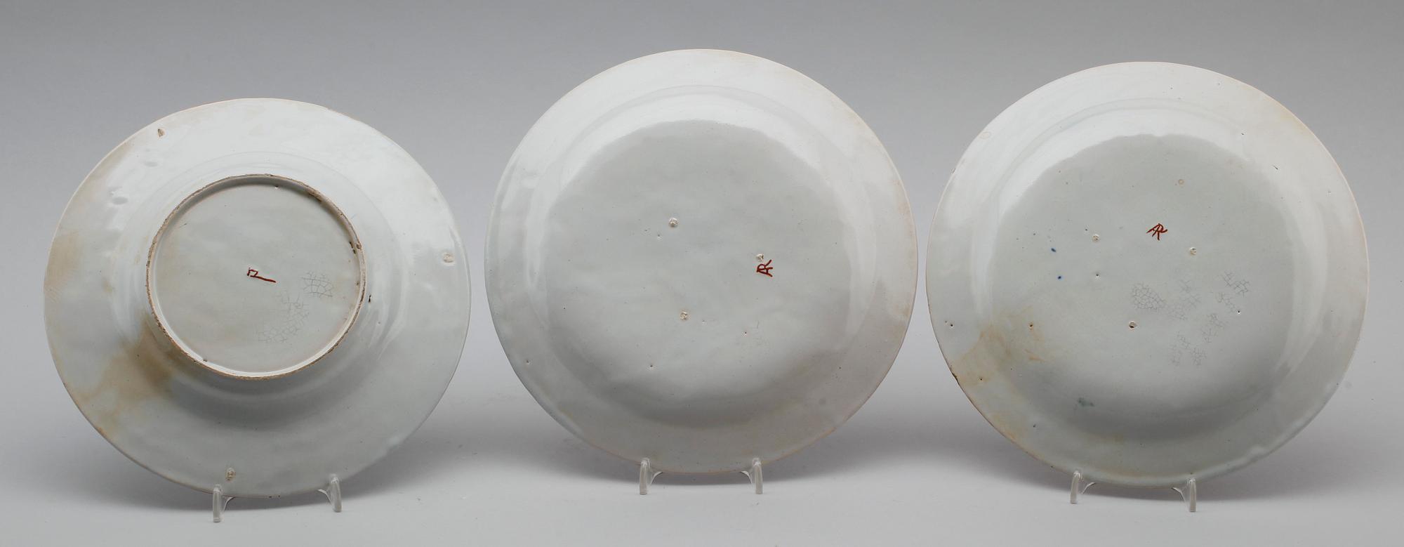 TALLRIKAR, 3 st, fajans, Frankrike/Nederländerna, 1900-tal.