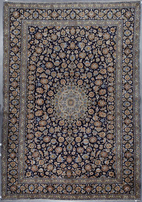 MATTA, Keshan, ca 408x300 cm.