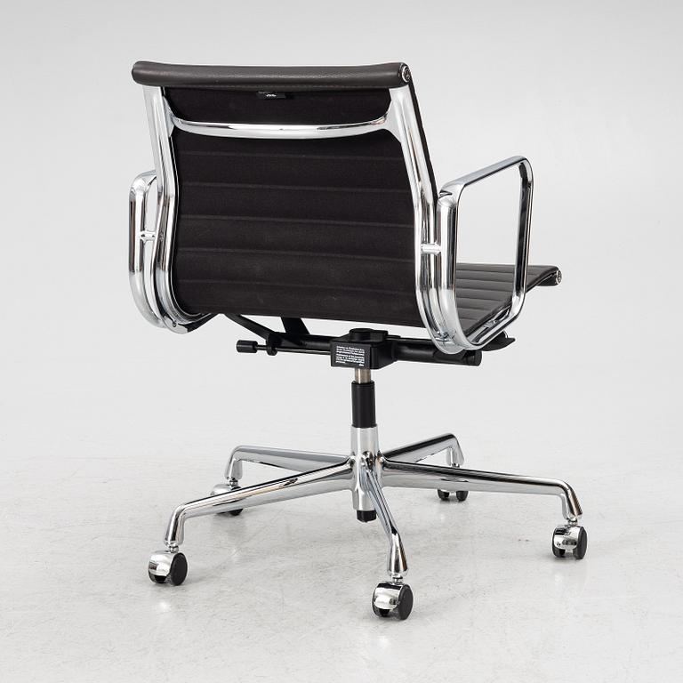 Charles & Ray Eames, kontorsstol, EA 117, Vitra, 2019.