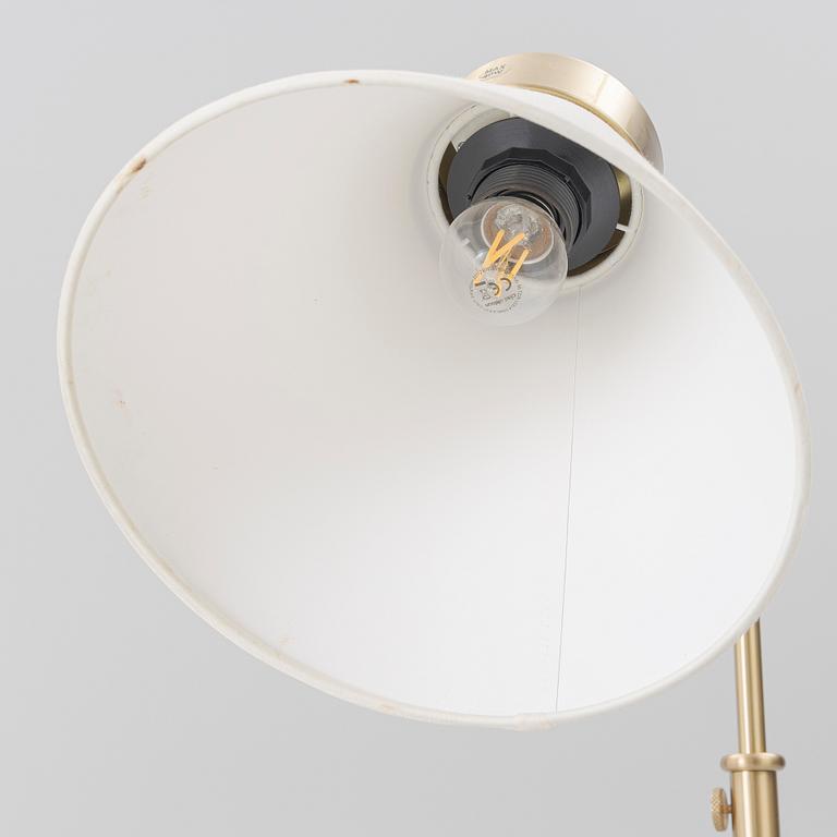 Josef Frank, golvlampa, modell G 1842, Firma Svenskt Tenn.