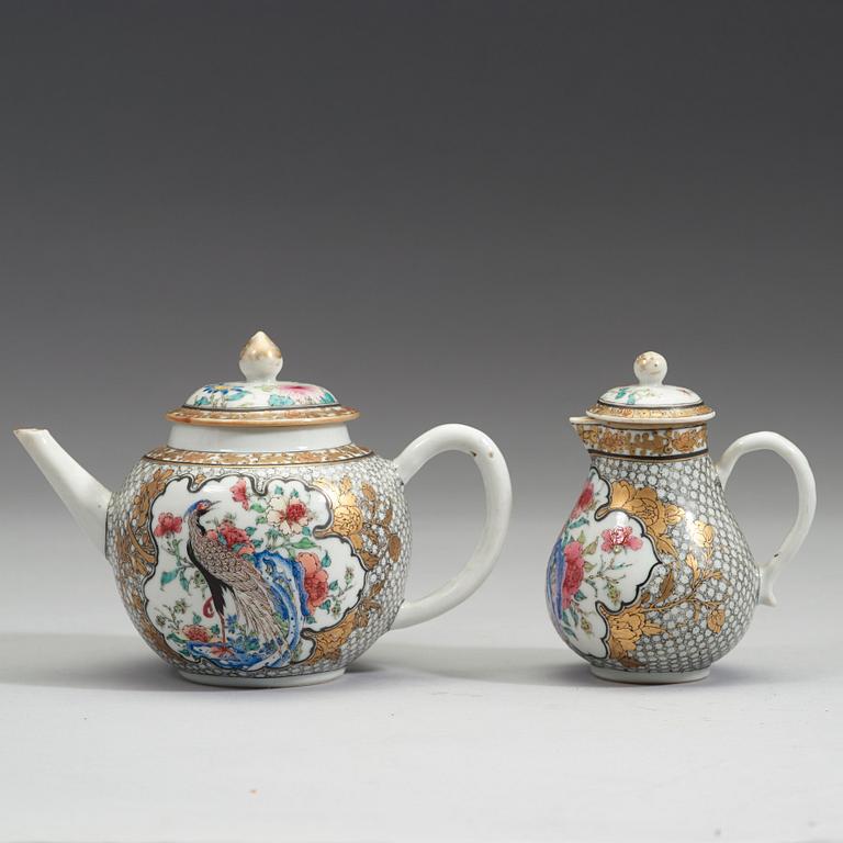 A Chinese export porcelain part tea service, Qing dynasty, Yongzheng (1723-1735).