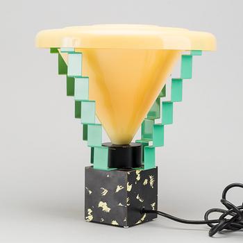GEORGE SOWDEN, a "Glastonbury" Memphis table lamp, Italy 1984.