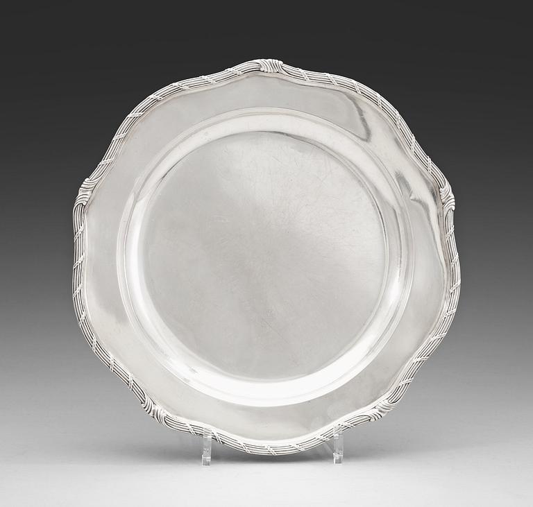 A Swedish 18th century silver dish, marks of Jonas Thomasson Ronander, Stockholm 1761.