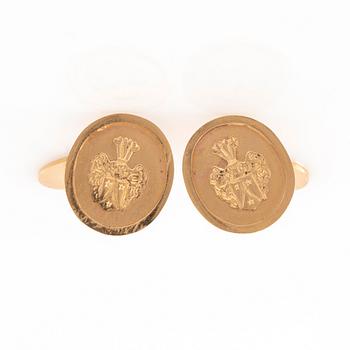 Cufflinks in 18K gold with the coat of arms of the noble family Murray.