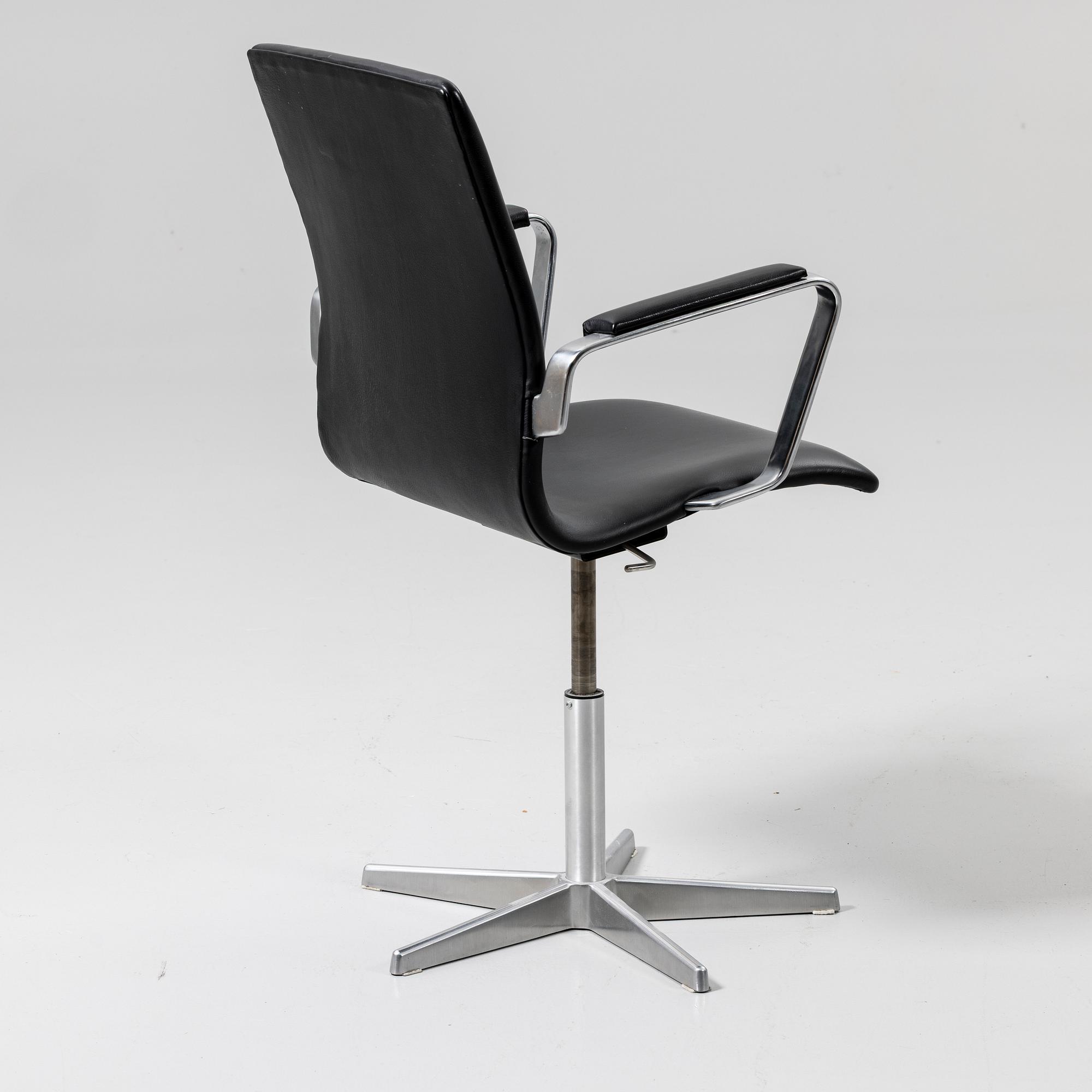 Arne Jacobsen, skrivbordsstol, "Oxford", Fritz Hansen, Danmark, 1900-talets andra hälft.