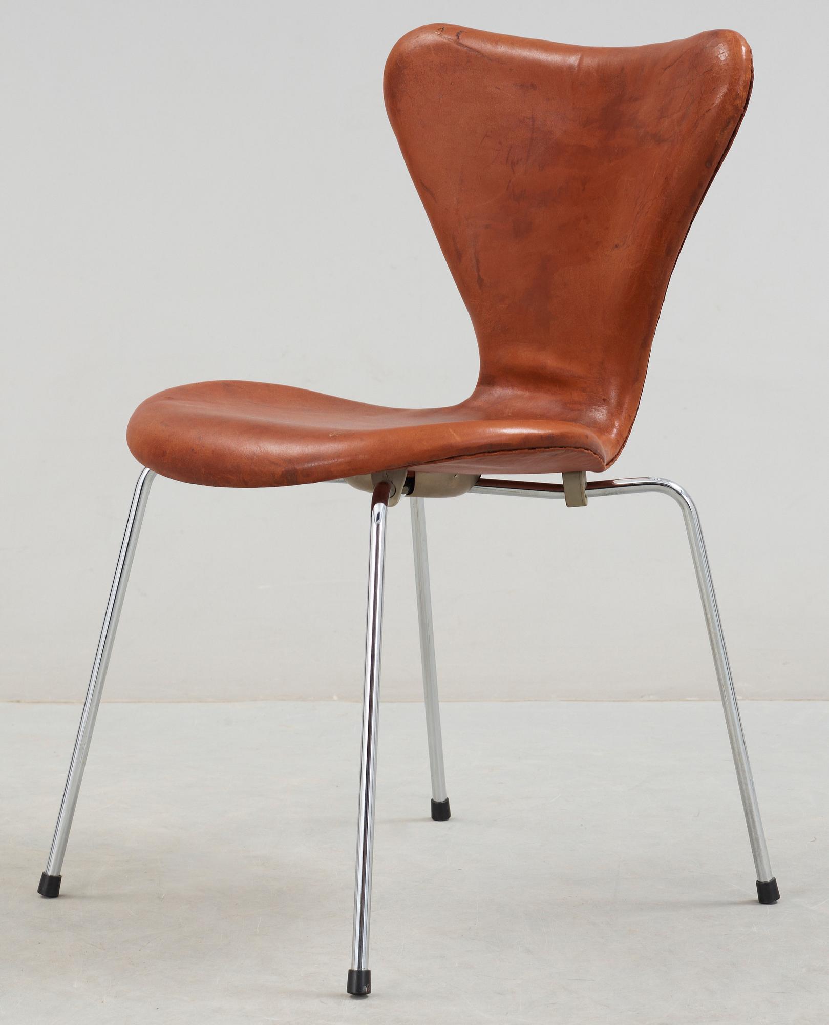 STOL, "Sjuan", Arne Jacobsen, Fritz Hansen, formgiven 1955.