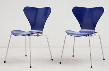 STOLAR, ett par, "Sjuan", Arne Jacobsen, Fritz Hansen, 1991.
