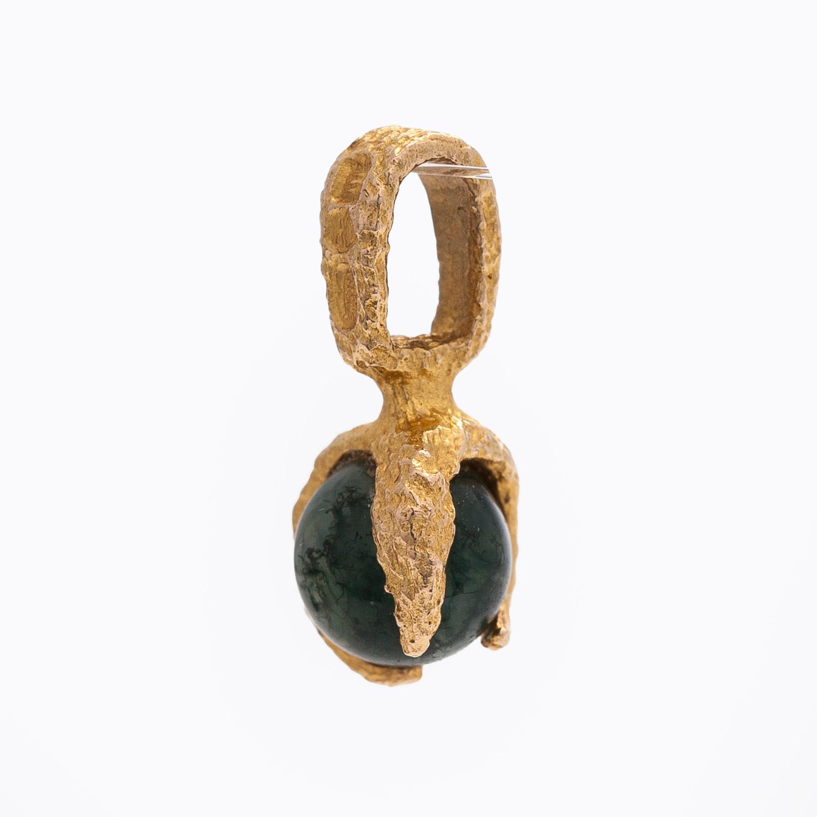 Björn Weckström, riipus, "Kultasammal", 14K kultaa ja sammalakaatti. Lapponia 1978.