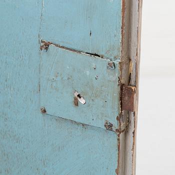 A late gustavian corner cabinet from around year 1800.