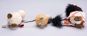 MUMINFIGURER, 3 st, samt TYGMÄRKE, Atelier Fauni, Finland, 1950-60-tal.