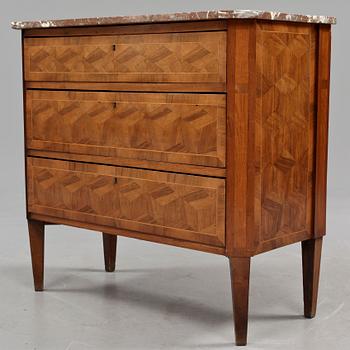 BYRÅ, sengustaviansk stil, tidigt 1900-tal.