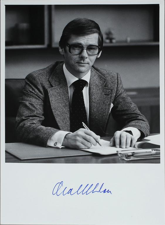 POLITIKERAUTOGRAFER, 35 st, bla Tage och Aina Erlander, Ola Ullsten, Ingvar Carlsson, Fredrik Reinfeldt, Carl Bildt.