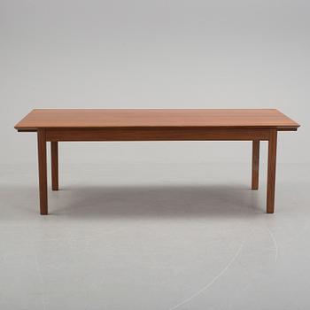 a coffee table veneered with teak designed by Tove & Edvard Kindt-Larsen for Säffle möbelfabrik, 1950s/60s.