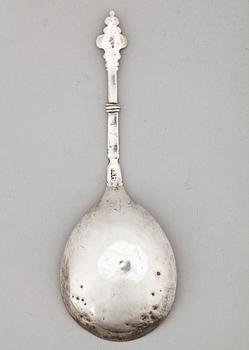 BRÄNNVINSSKED, silver, Hans Wiggman, verksam i Kalmar 1712-61. Vikt ca 24 gram.