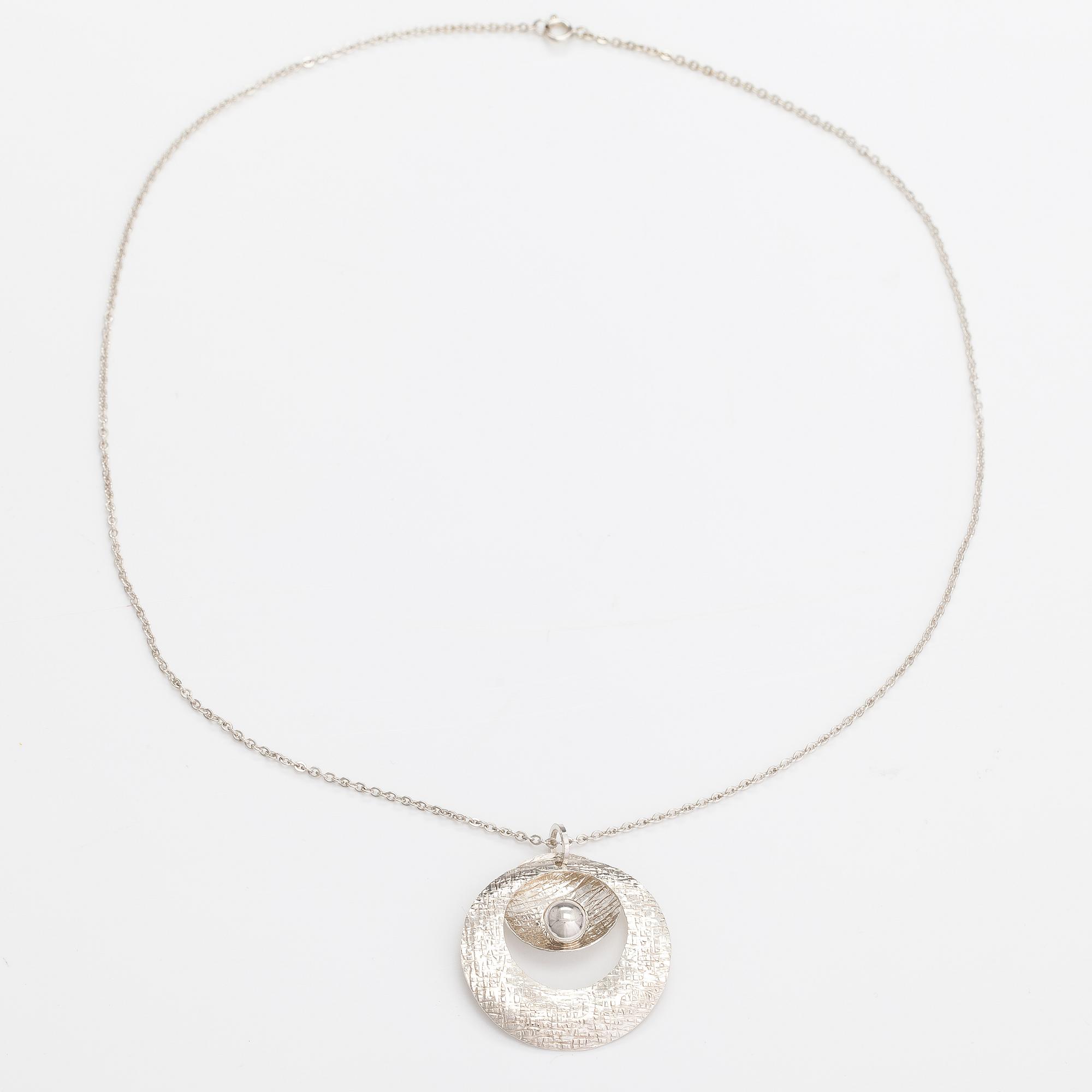 Elis Kauppi, A sterling silver necklace. Kupittaan kulta, Turku 1973.