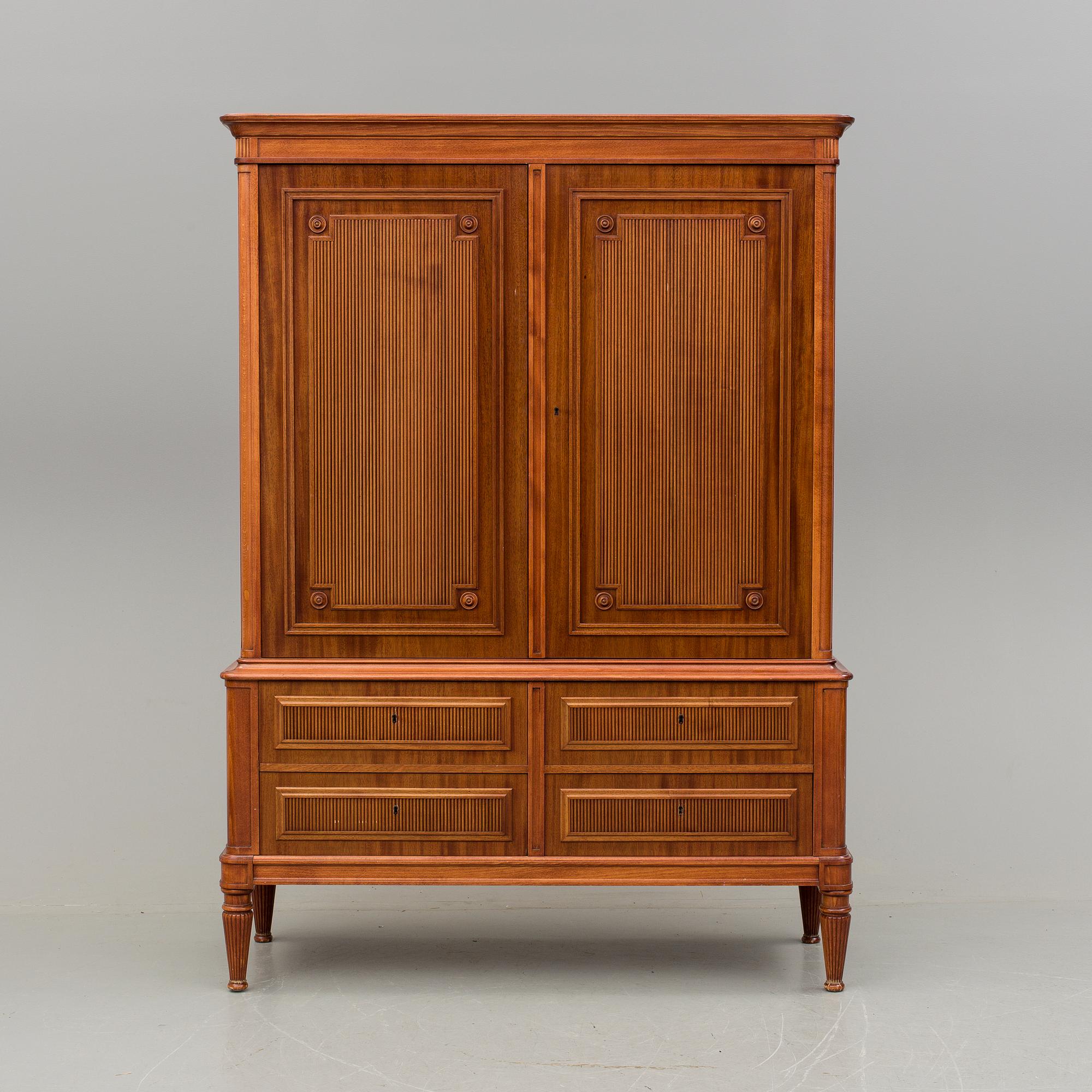 SKÅP, gustaviansk stil, 1900-talets slut.