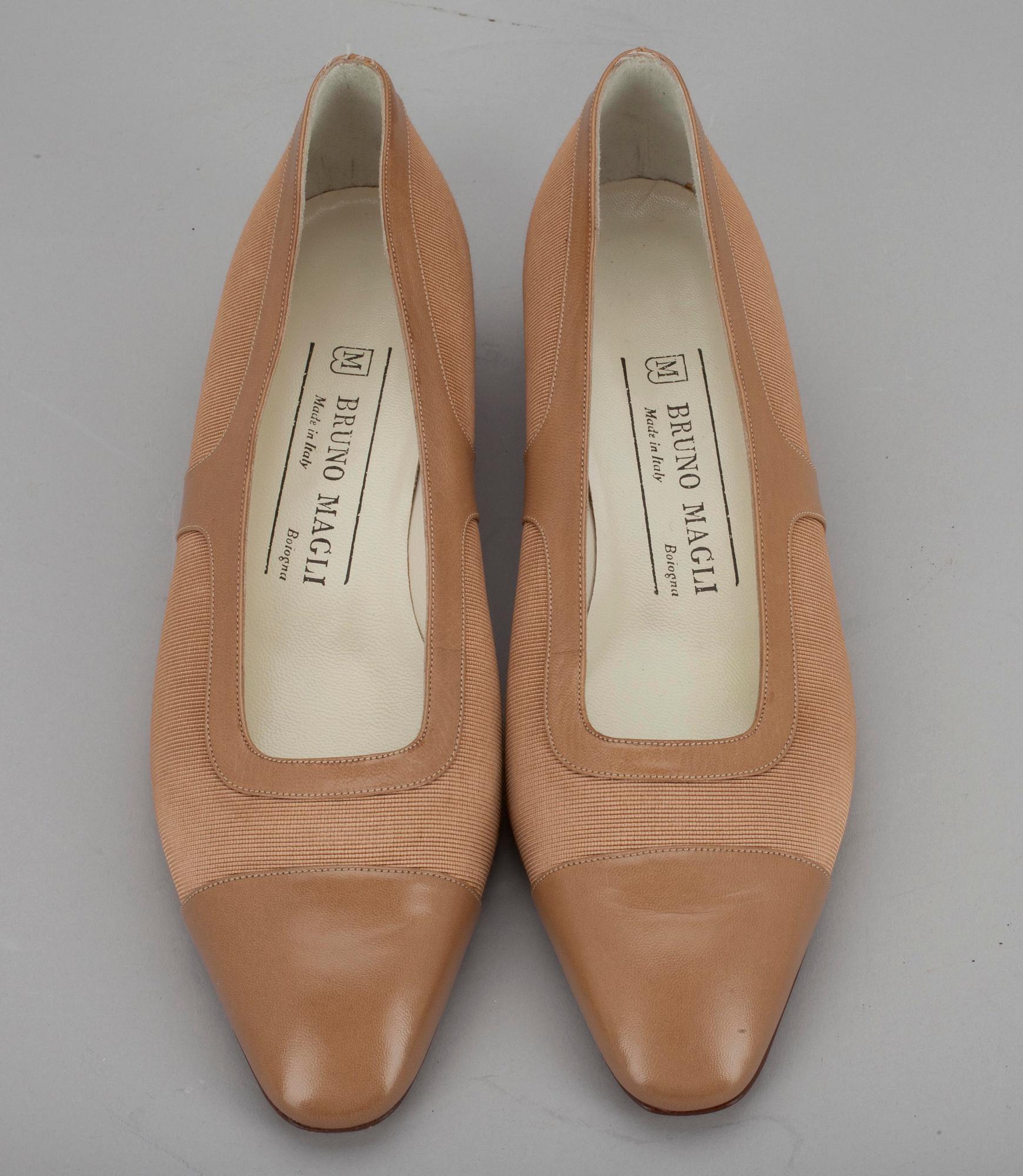 SKOR, pumps, Bruno Magli.
