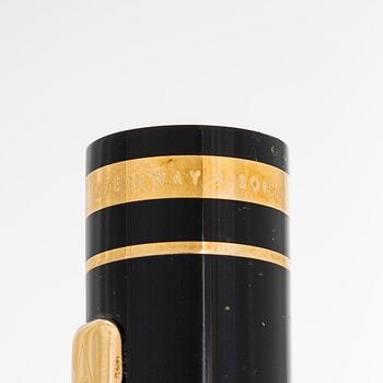 Conway Stewart, a fountain pen, 'Steinway & Sons'.