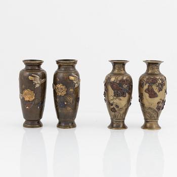 Two pairs of bronze vases, Japan, Meiji (1868-1912).