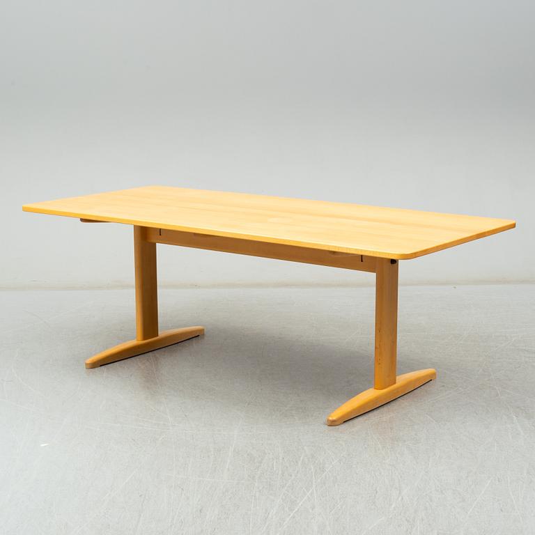 A 'Shaker' dining table by Børge Mogense, C.M Madsen, Denmark.