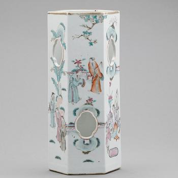 PERUKVAS, porslin, Kina, sent 1800-tal.