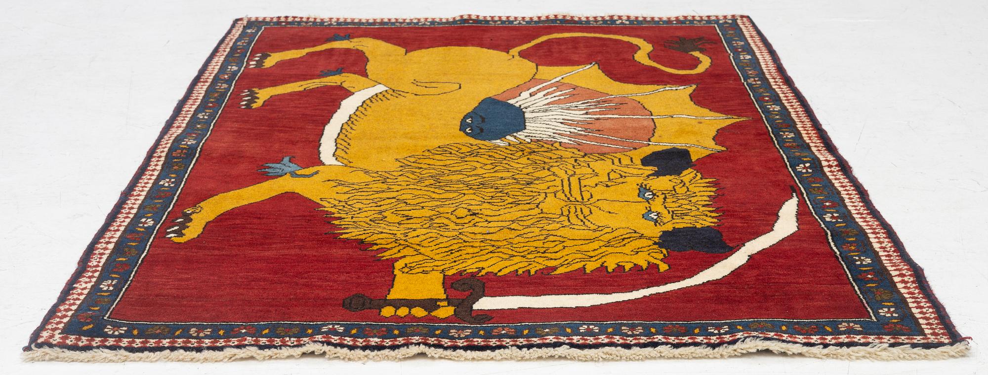 A Qashqai/Shiraz rug, c. 147 x 111 cm.