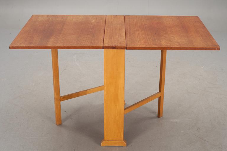 SLAGBORD, "Vapensmeden", design Carl Malmsten. Modellen formgiven 1949.